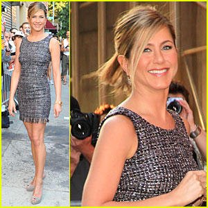 Jennifer Aniston Switches Up The Daily Show