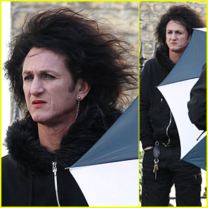 Sean Penn: Lipstick and Long Hair!