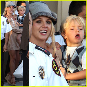 Britney Spears: Shopping with the Boys!