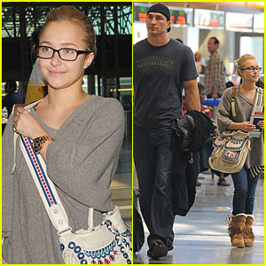 Hayden Panettiere: Liftoff at LAX!