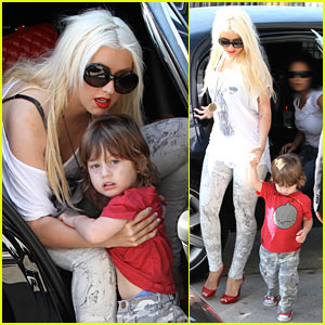 Christina Aguilera: Max is a Lil Stink Bomb!