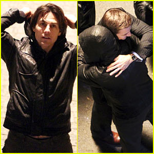 Tom Cruise & Jeremy Renner Hug It Out