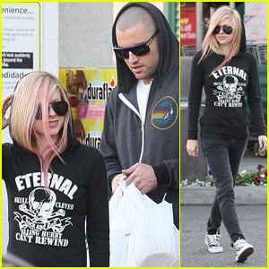 Avril Lavigne & Brody Jenner: Thanksgiving Shoppers