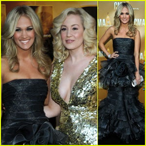 Carrie Underwood & Kellie Pickler: CMA Awards 2010