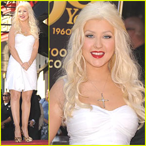 Christina Aguilera: Star on Hollywood Walk of Fame!