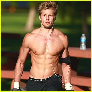 Matt Barr: Shirtless Workout! | Matt Barr, Shirtless | Celebrity News