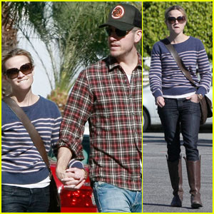 Reese Witherspoon & Jim Toth: Black Friday Shoppers