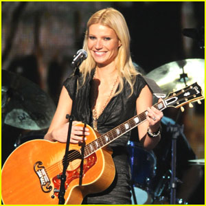 Gwyneth Paltrow Joining 'Rock of Ages' Movie?
