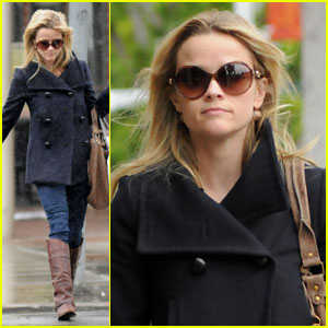 Reese Witherspoon: Shopping & CAA Stop