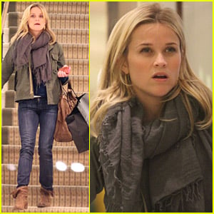 Reese Witherspoon: Thinking About Christmas Presents