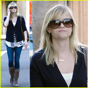 Reese Witherspoon Helps the Homeless