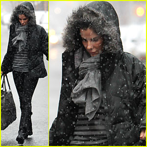 Sandra Bullock: Snowy Morning in NYC!