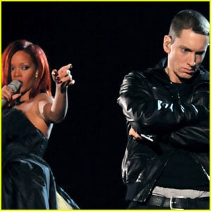 Rihanna: Grammy Performance with Eminem & Dr. Dre!