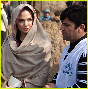Angelina Jolie: Support Libyan Refugees!