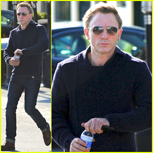 Daniel Craig: Sunset Boulevard Bottle Boy | Daniel Craig | Just Jared ...
