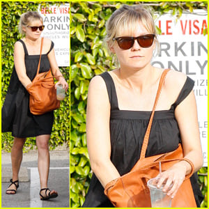 Kirsten Dunst Would Love Fashion Line Collaboration!