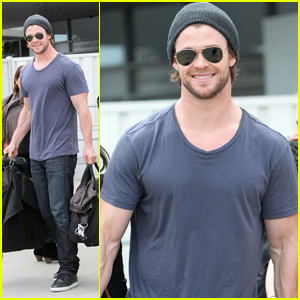 Chris Hemsworth Arrives in Australia!