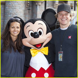 Matt Damon: Disneyland with Wife Luciana!
