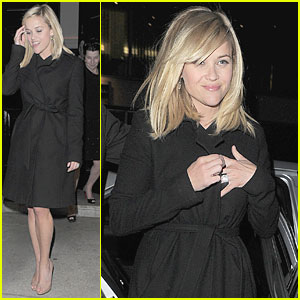 Reese Witherspoon: Home House Visit! Reese Witherspoon Celebrity