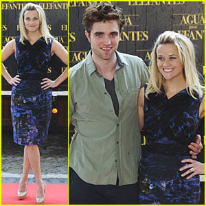 Reese Witherspoon & Robert Pattinson: 'Elephants' Barcelona Photo Call!