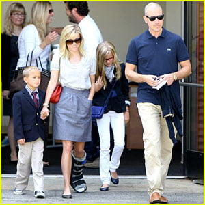 Reese Witherspoon Wears Cast on Mother's Day