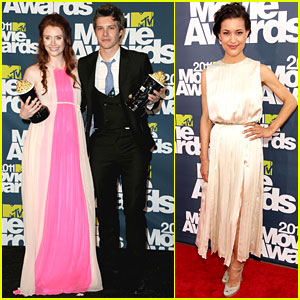 Bryce Dallas Howard & Julia Jones: MTV Movie Awards 2011!