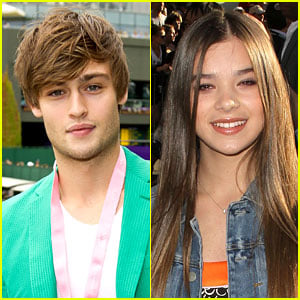 Douglas Booth: 'Romeo and Juliet' with Hailee Steinfeld!