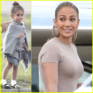 Jennifer Lopez: Private Plane to London with Emme & Max!