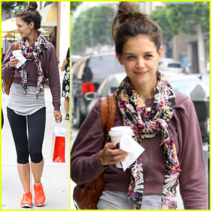 Katie Holmes: Orange Sneakers for Workout!