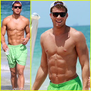Blake Griffin: Shirtless Sun Time in Miami!