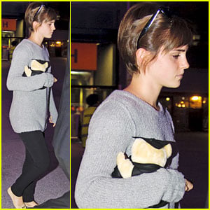 Emma Watson: Teddy Bear at Heathrow!