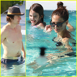 Katie Holmes & Tom Cruise: Pool Day with Suri!