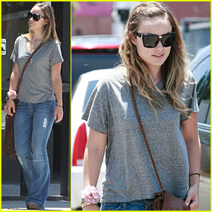 Olivia Wilde: Out & About with Friends!