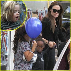 Angelina Jolie: Pottery Cafe with the Kids!