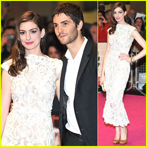 Anne Hathaway: 'One Day' UK Premiere with Jim Sturgess!
