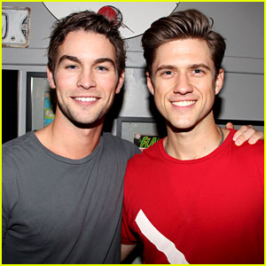 Chace Crawford & Aaron Tveit: Catch Us If You Can!