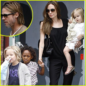Angelina Jolie & Brad Pitt: Smurfs with the Kids!