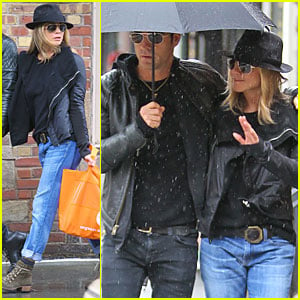 Jennifer Aniston & Justin Theroux: Stand Under My Umbrella!