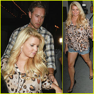 Jessica Simpson Thinking About Going Back to Studio