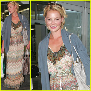 Katherine Heigl & Mom Touch Down in NYC