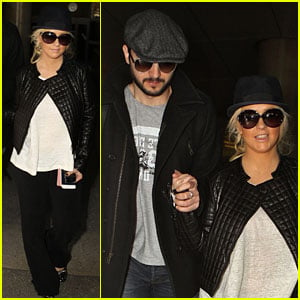 Christina Aguilera & Matt Rutler Hold Hands at LAX