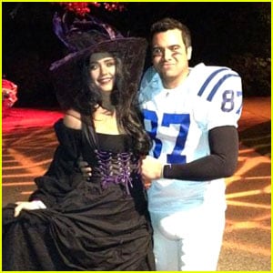 Jessica Alba is a Witch For Halloween