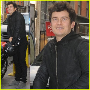Orlando Bloom: My Family Is Like The Three Musketeers!