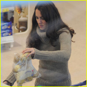 Duchess Kate Gets Groceries at Tesco