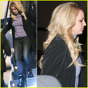 Engaged Britney Spears: Las Vegas Arrival!