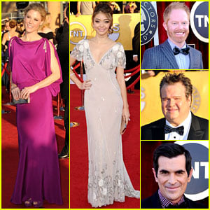'Modern Family' Cast Wins at SAG Awards 2012!