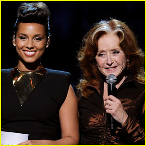 Alicia Keys' Etta James Grammys Tribute with Bonnie Raitt - Watch Now!