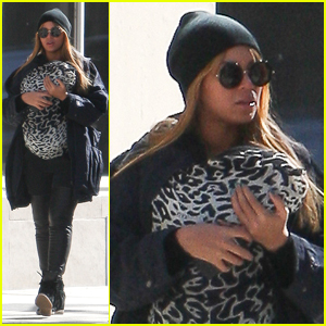 Beyonce: Walk with Baby Blue!