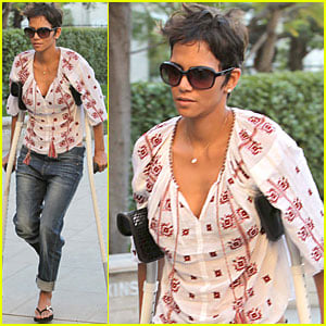 Halle Berry Searches for Rental Home
