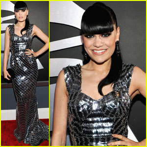 Jessie J - Grammys 2012 Red Carpet